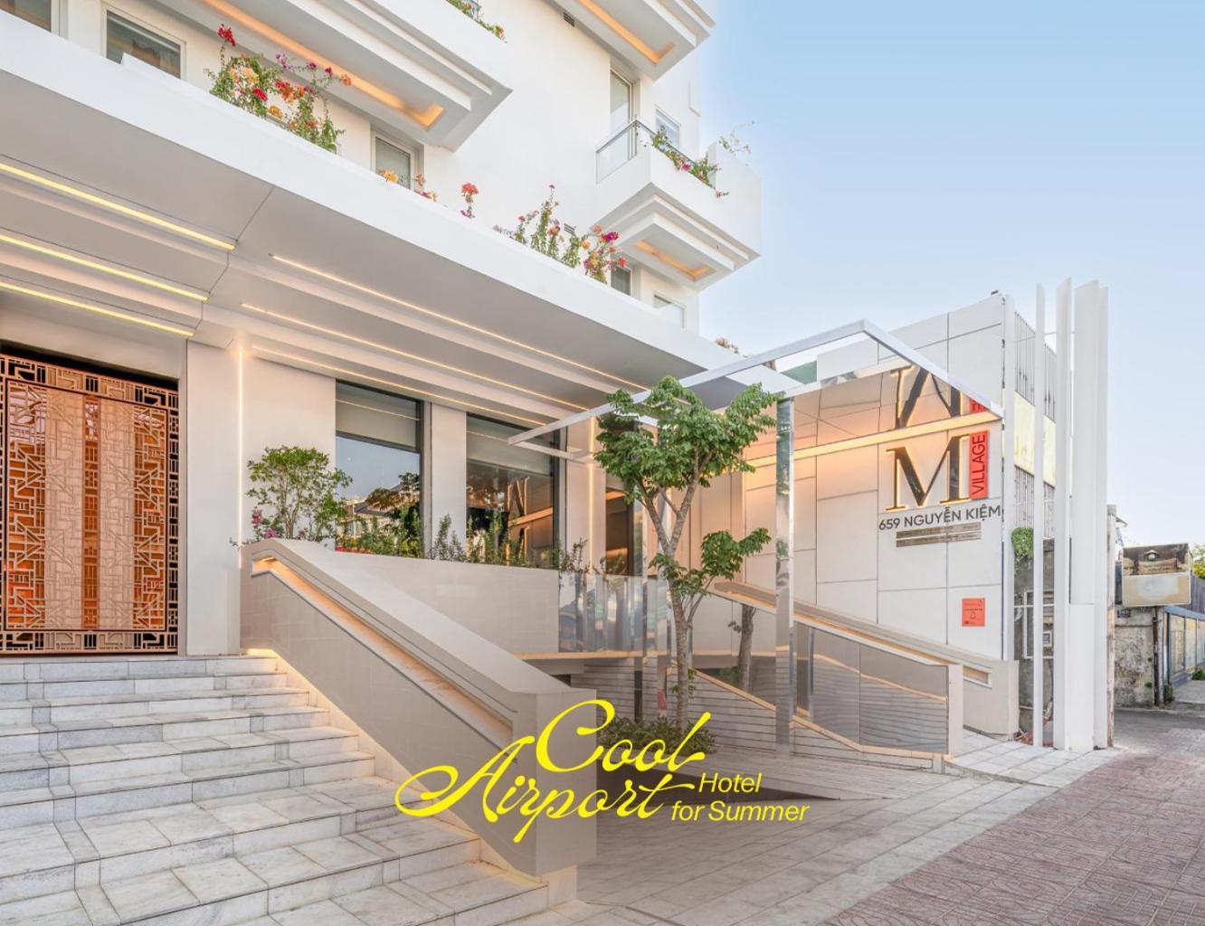 M Village Nguyen Kiem - Cosmo Airport Hotel Хошимин Екстериор снимка